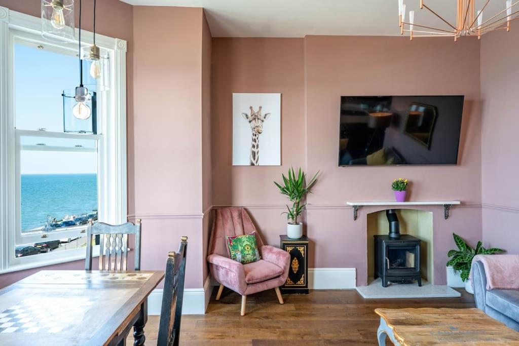 Stylish Beachfront Apartment, Sweeping Ocean Views And Luxury Touches Herne Bay Exterior photo